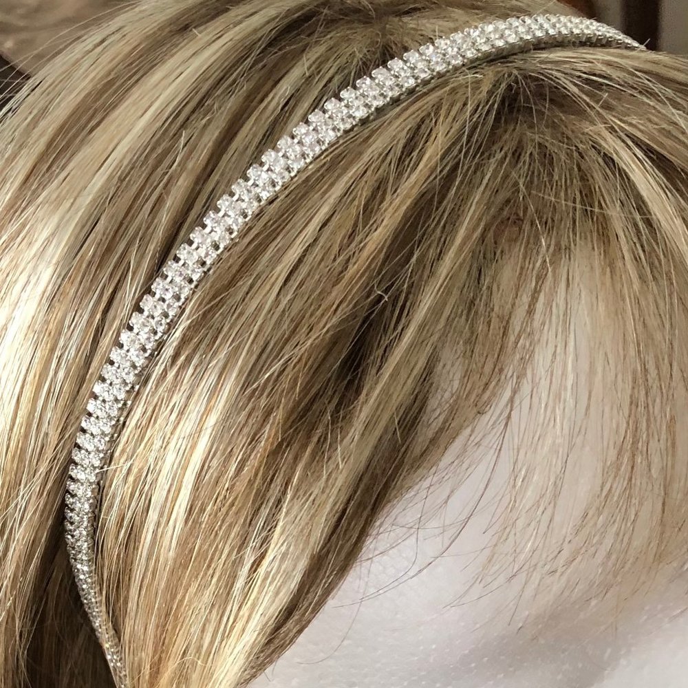 🛍 Rhinestone Tassel Headband